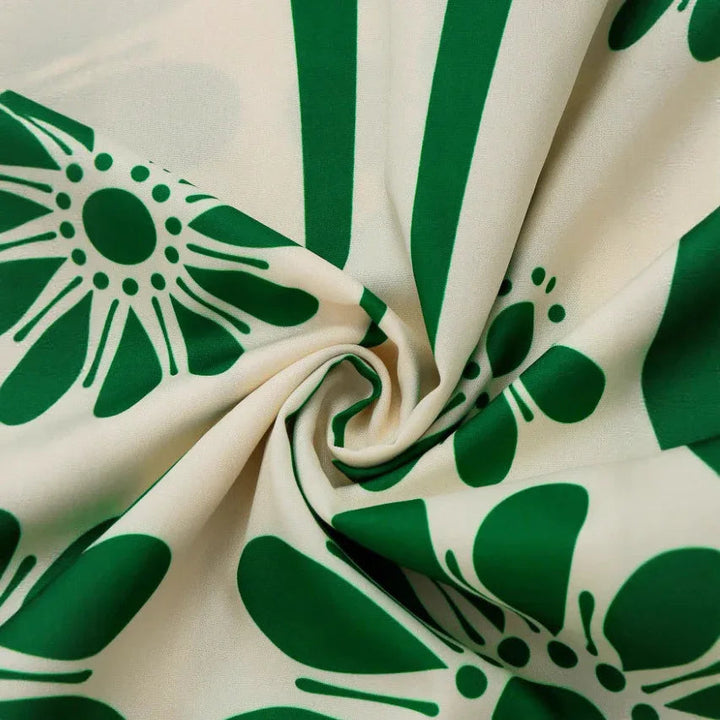 Midikleid für Damen mit Blumenmuster – Oberteil mit Smok-Effekt und gestufter Rock