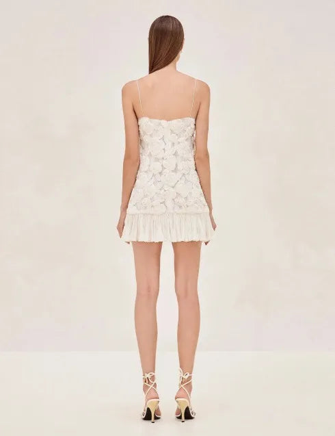 Mini Robe Femme Fleurie – Tissu Texturé à Fleurs en Relief