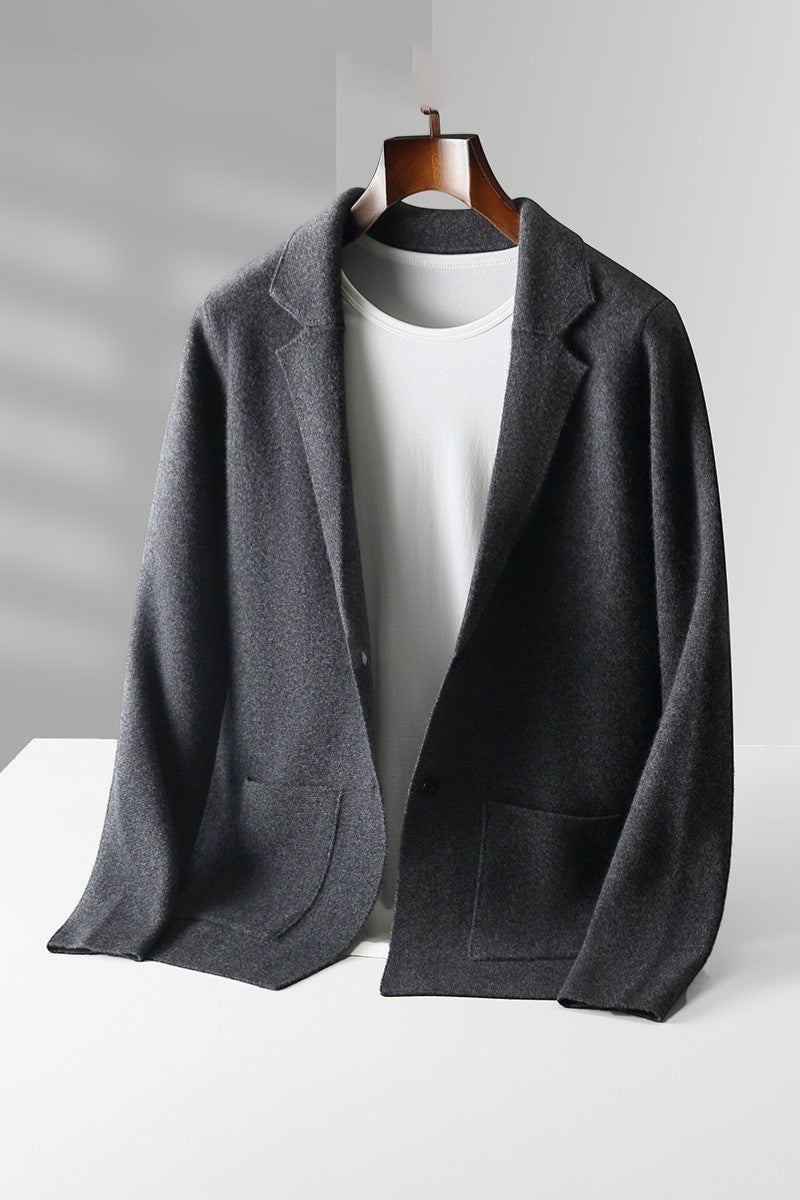 Herren Cardigan aus mercerisierter Baumwolle mit V-Ausschnitt – taillierte, legere Passform