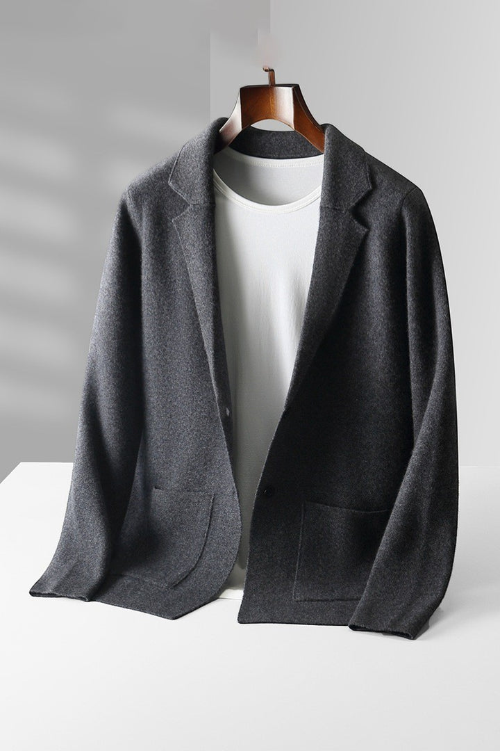 Herren Cardigan aus mercerisierter Baumwolle mit V-Ausschnitt – taillierte, legere Passform