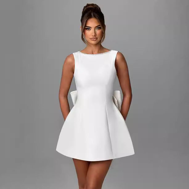 Abito mini donna a trapezio con schiena scoperta – senza maniche, fiocco perlato