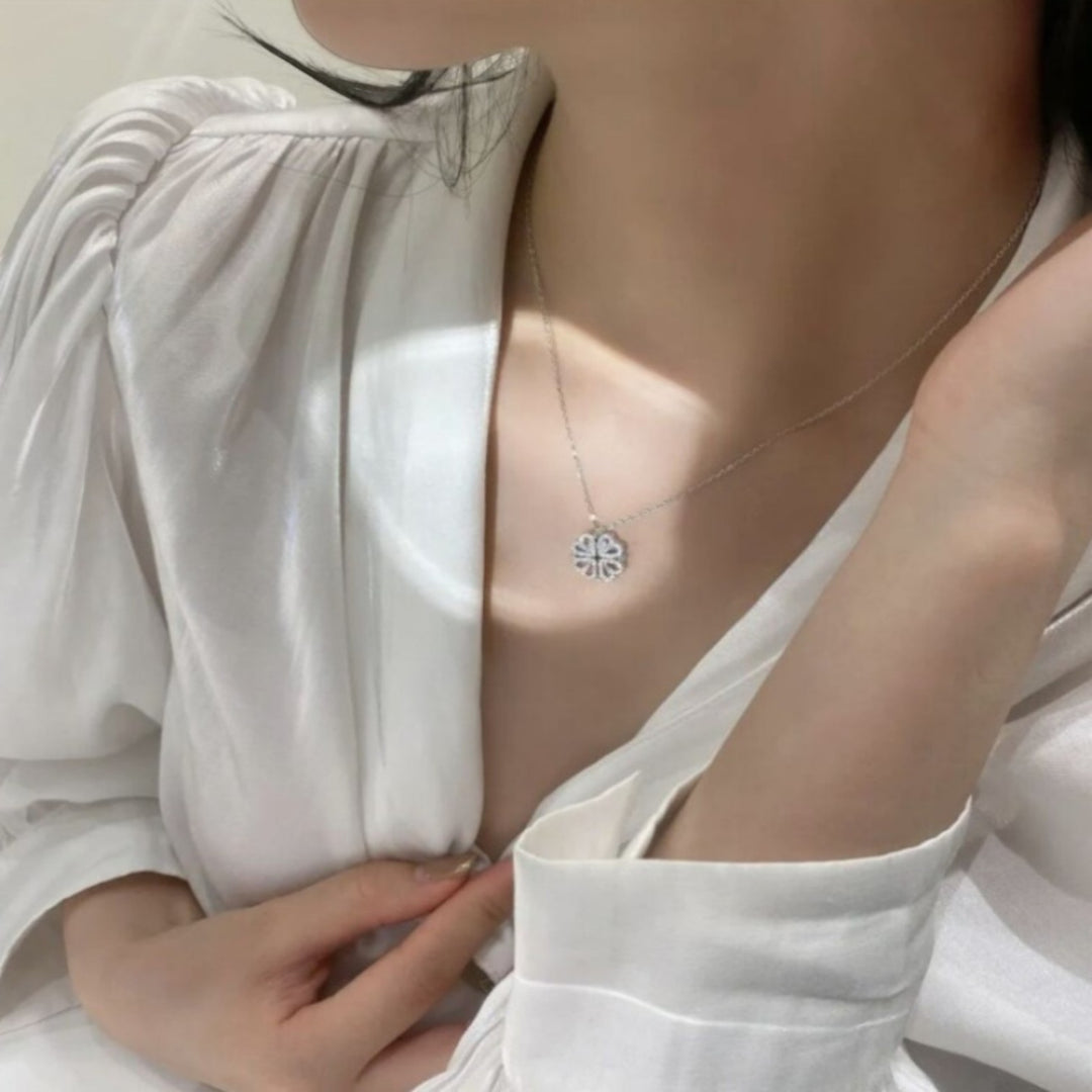 Claire Mode | Collana donna con pendente trifoglio magnetico pieghevole