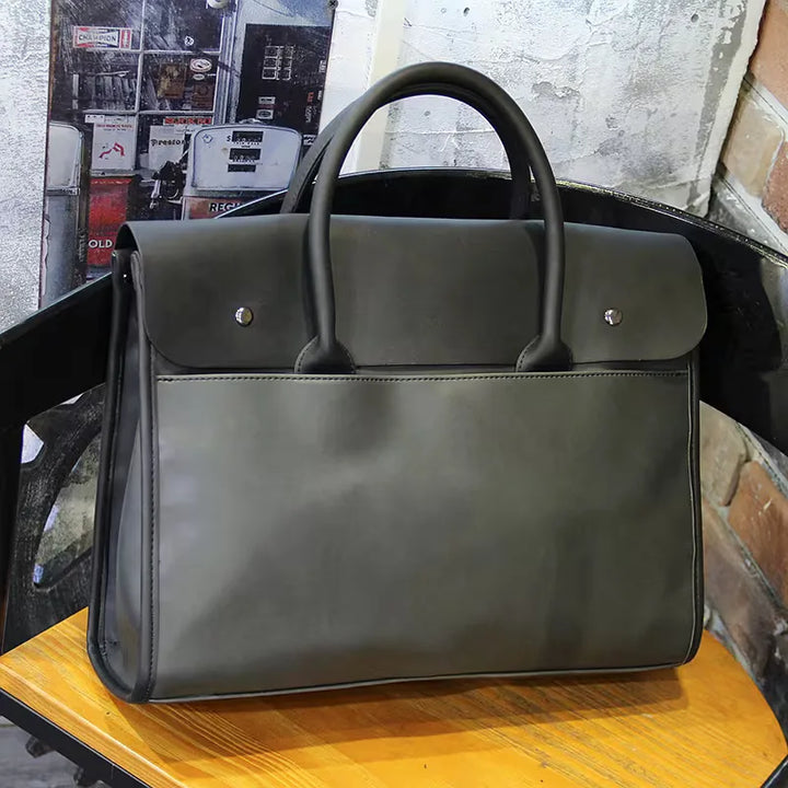 Borsa Uomo Rigida – Chiusura a Patta e Doppio Manico