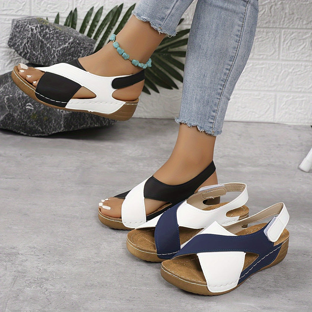 Sandales Compensées Femme Bout Ouvert – Design Color Block à Bride Arrière
