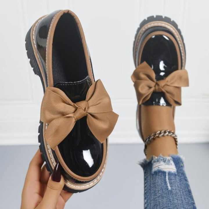 Women's Moccasins with Bow – Shiny Finish and Block Heel