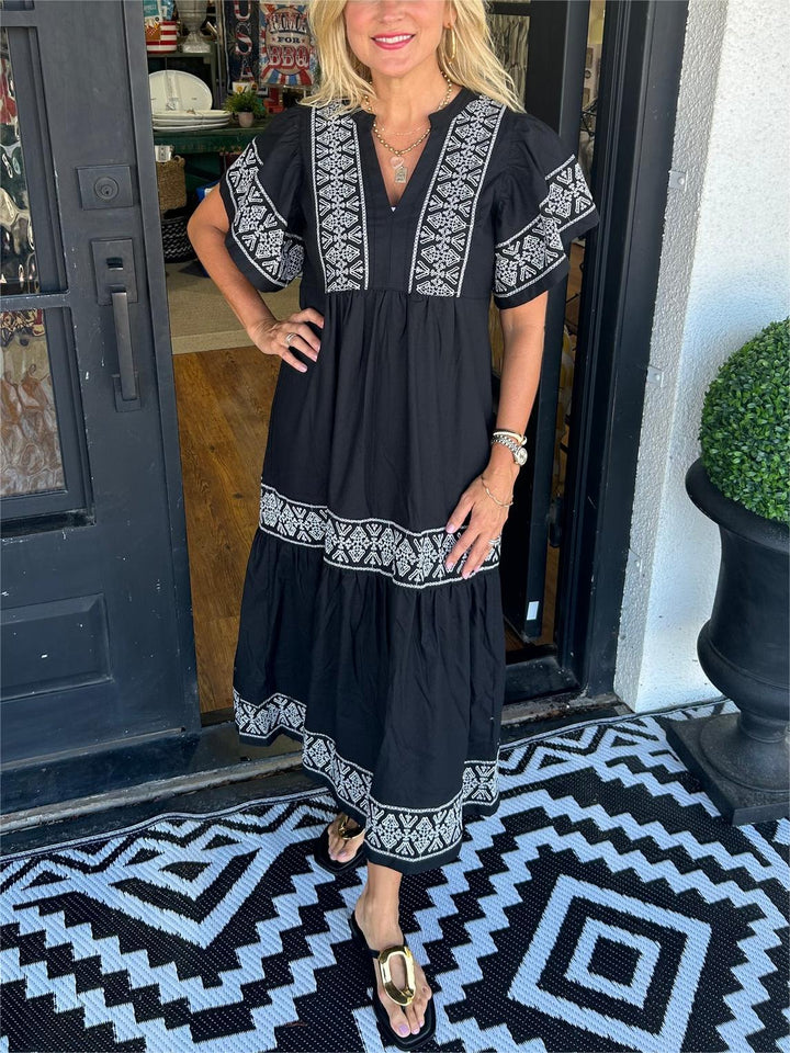 Boho-Midikleid für Damen aus Baumwolle – V-Ausschnitt mit bestickten Details