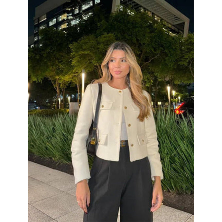 Blazer Court Femme – Coupe Structurée Boutonnage Avant