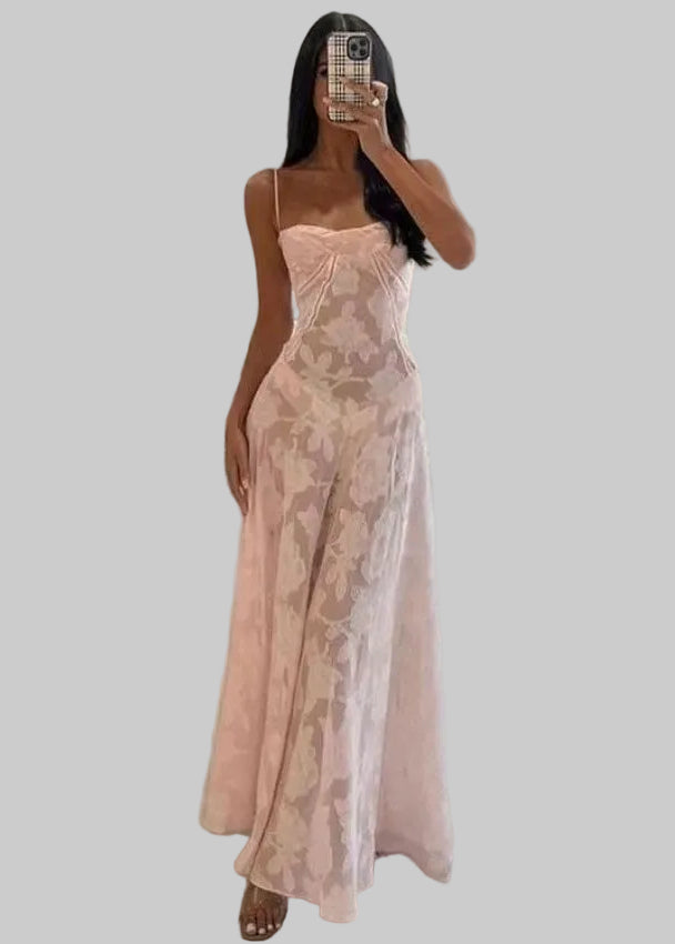 Langes Damenkleid aus floraler Spitze – Feine Träger & Herzausschnitt
