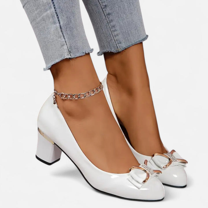 Lack-Pumps für Damen mit Schleife – Blockabsatz, runde Spitze