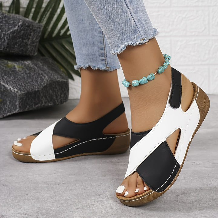 Sandales Compensées Femme Bout Ouvert – Design Color Block à Bride Arrière