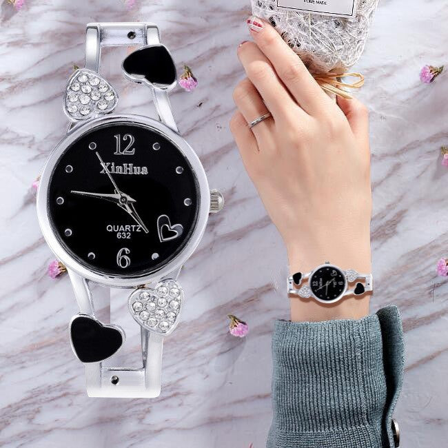 Orologio da polso al quarzo da donna – quadrante rotondo con cuore