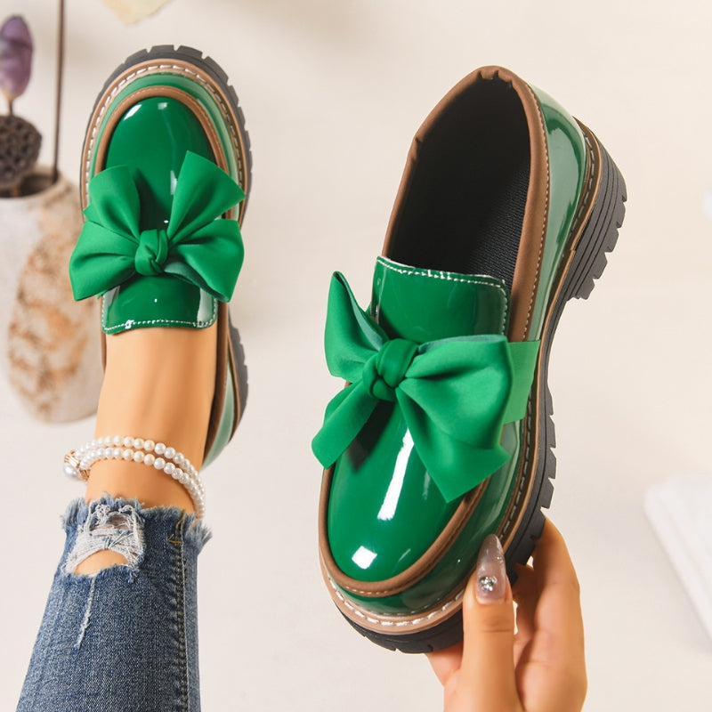 Women's Moccasins with Bow – Shiny Finish and Block Heel