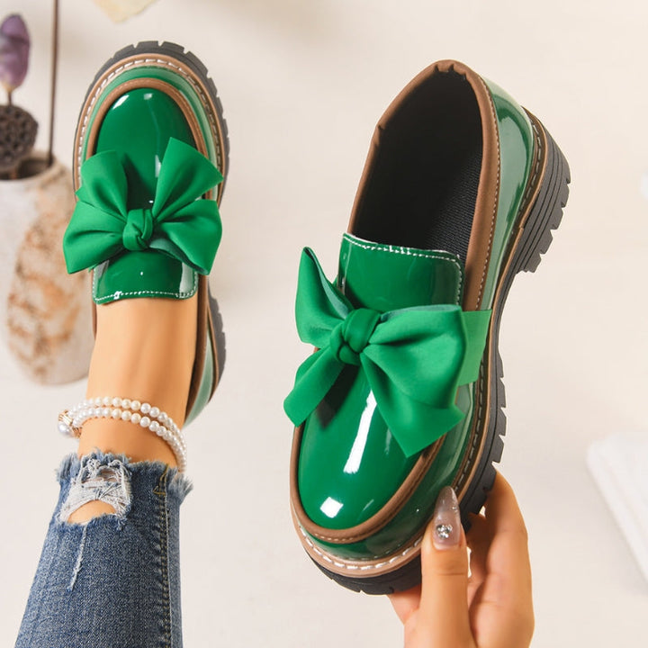Women's Moccasins with Bow – Shiny Finish and Block Heel