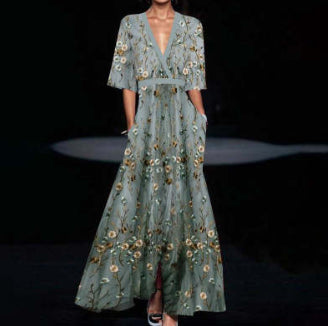 Maxikleid Damen A-Linie mit Blumen – V-Ausschnitt tailliert