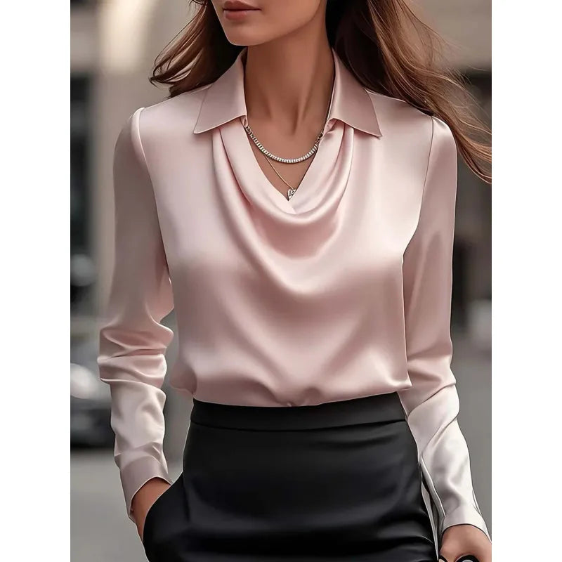 Damenbluse mit Volantkragen – Elegantes Drapierungsdetail