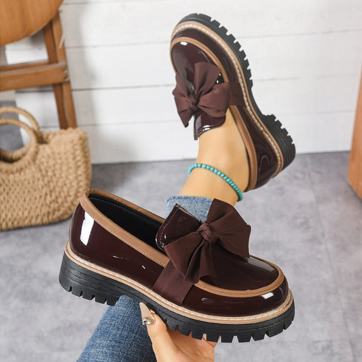 Women's Moccasins with Bow – Shiny Finish and Block Heel