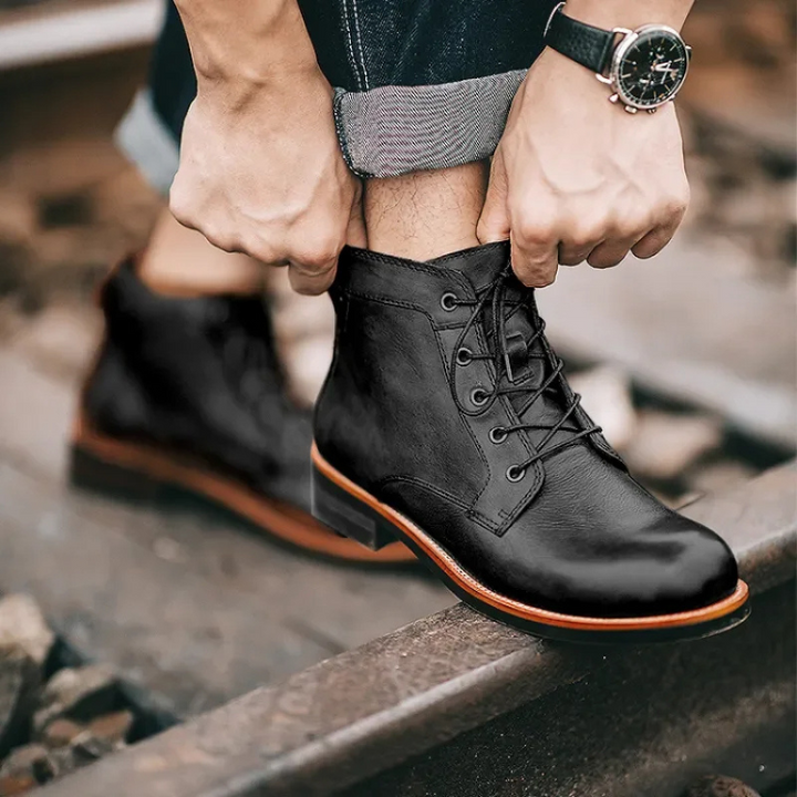 Herren-Schnürstiefeletten – Strukturierter Schaft mit geprägten Details