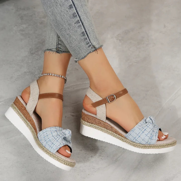 Sandales Femme Compensées à Boucle – Plateforme Tendance