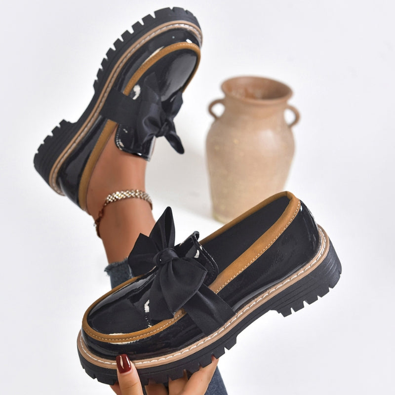 Women's Moccasins with Bow – Shiny Finish and Block Heel