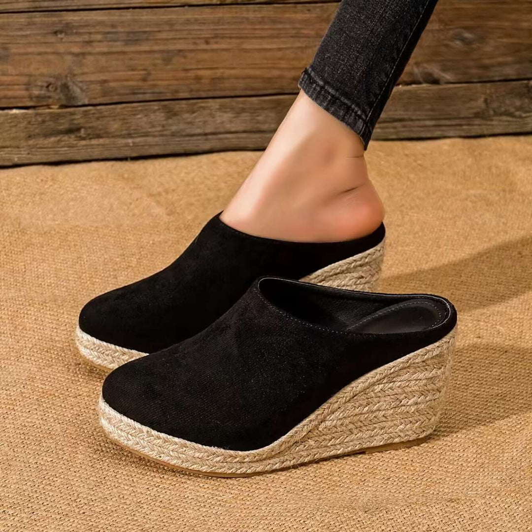Damesandaler med spids tå og kilehæl – mat finish