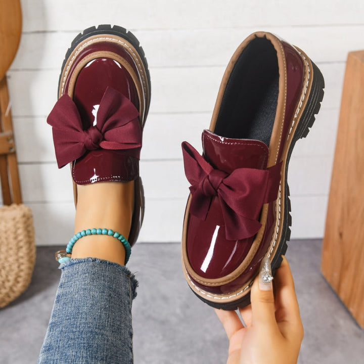 Women's Moccasins with Bow – Shiny Finish and Block Heel