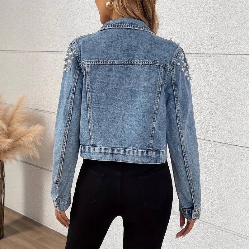 Kurze Damen-Jeansjacke mit Perlen – Lässiger Schnitt