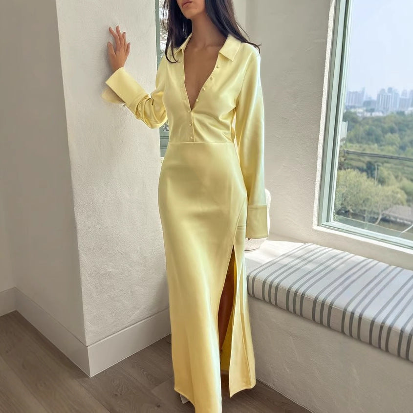 Abito da donna in raso a maniche lunghe – Spacco e elegante