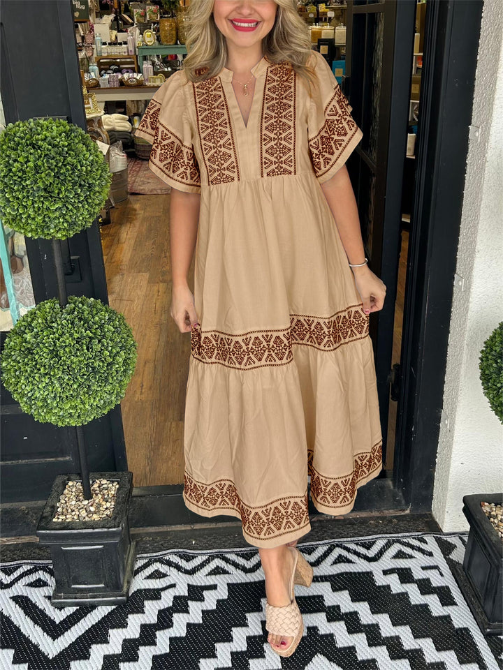 Boho-Midikleid für Damen aus Baumwolle – V-Ausschnitt mit bestickten Details