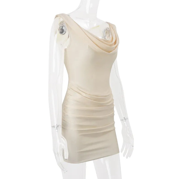 Mini-Kleid für Damen, figurbetont – Wasserfallausschnitt, schulterfrei, Satin-Effekt