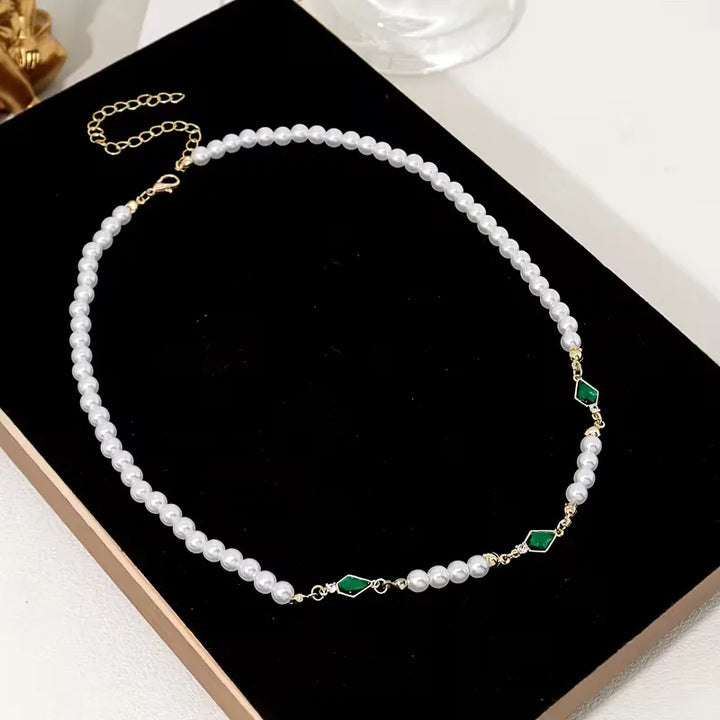 Collana Uomo Perle Dorate – Accenti Geometrici Zircone Verde
