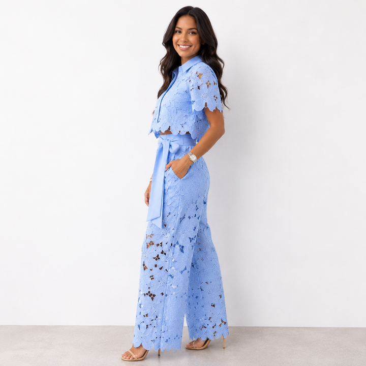 Completo Due Pezzi Donna in Pizzo Floreale – Camicetta con Colletto &amp; Pantaloni Larghi