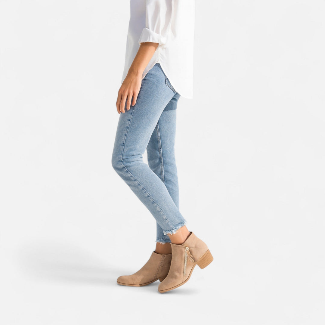 Women's Orthopedic Boots – Soft Matte Material with Elegant Design and Advanced Support