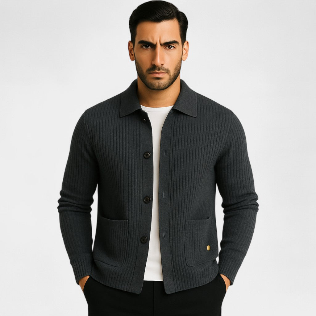 Herren-Cardigan aus gestrickter Baumwolle – klassisch, fein geknöpft
