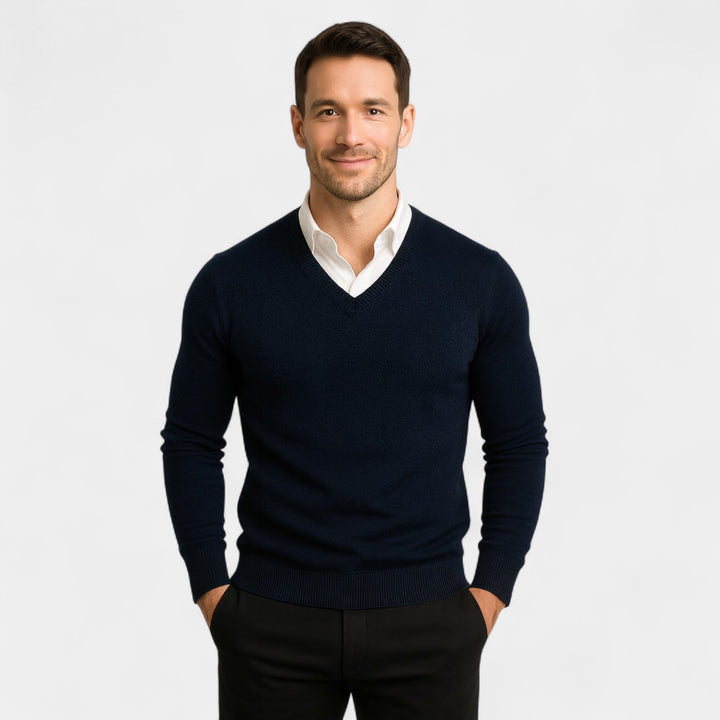 Herrenpullover mit V-Ausschnitt – schlanke Passform aus technischem Strick
