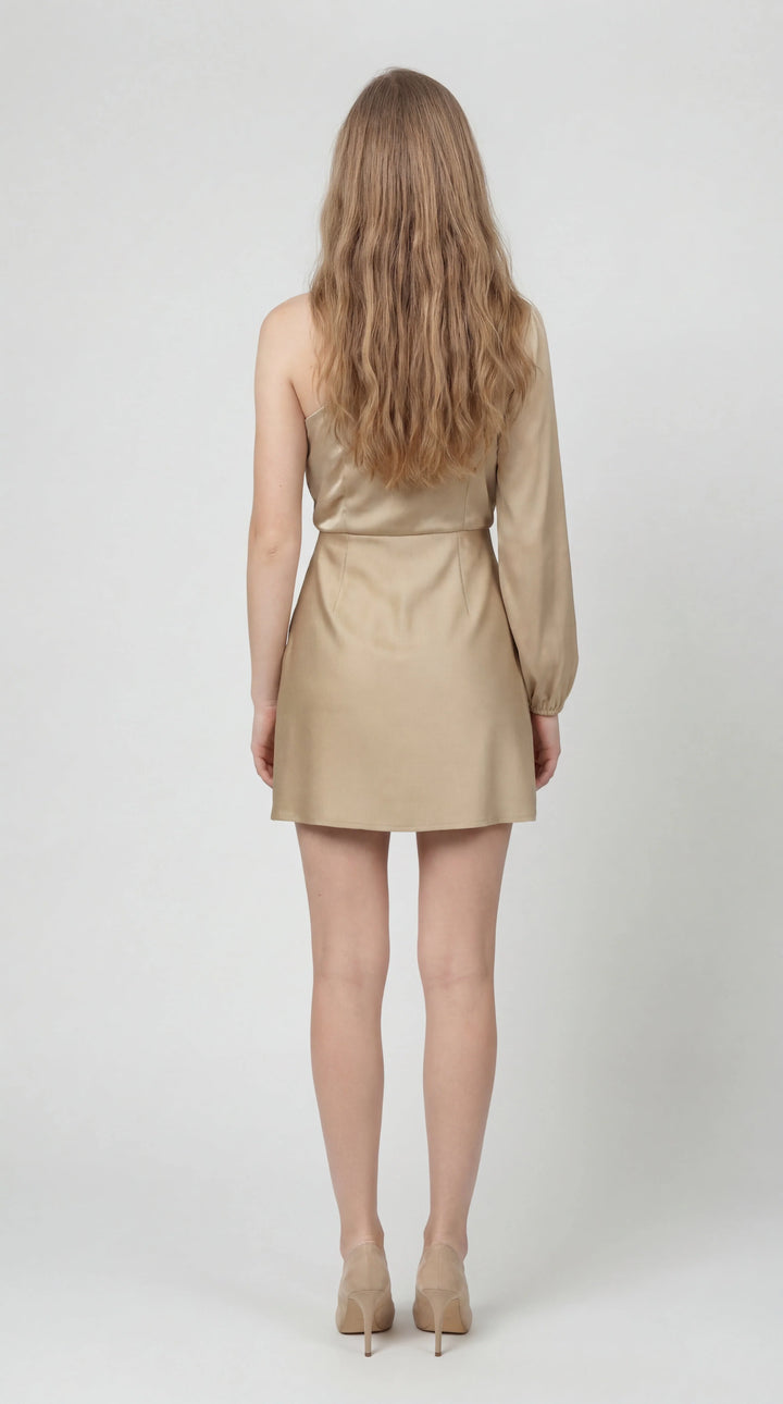 Damen Mini-Satin-Kleid mit einer Schulter – Drapiertes Oberteil, Eleganter Schnitt, Fließender Ärmel
