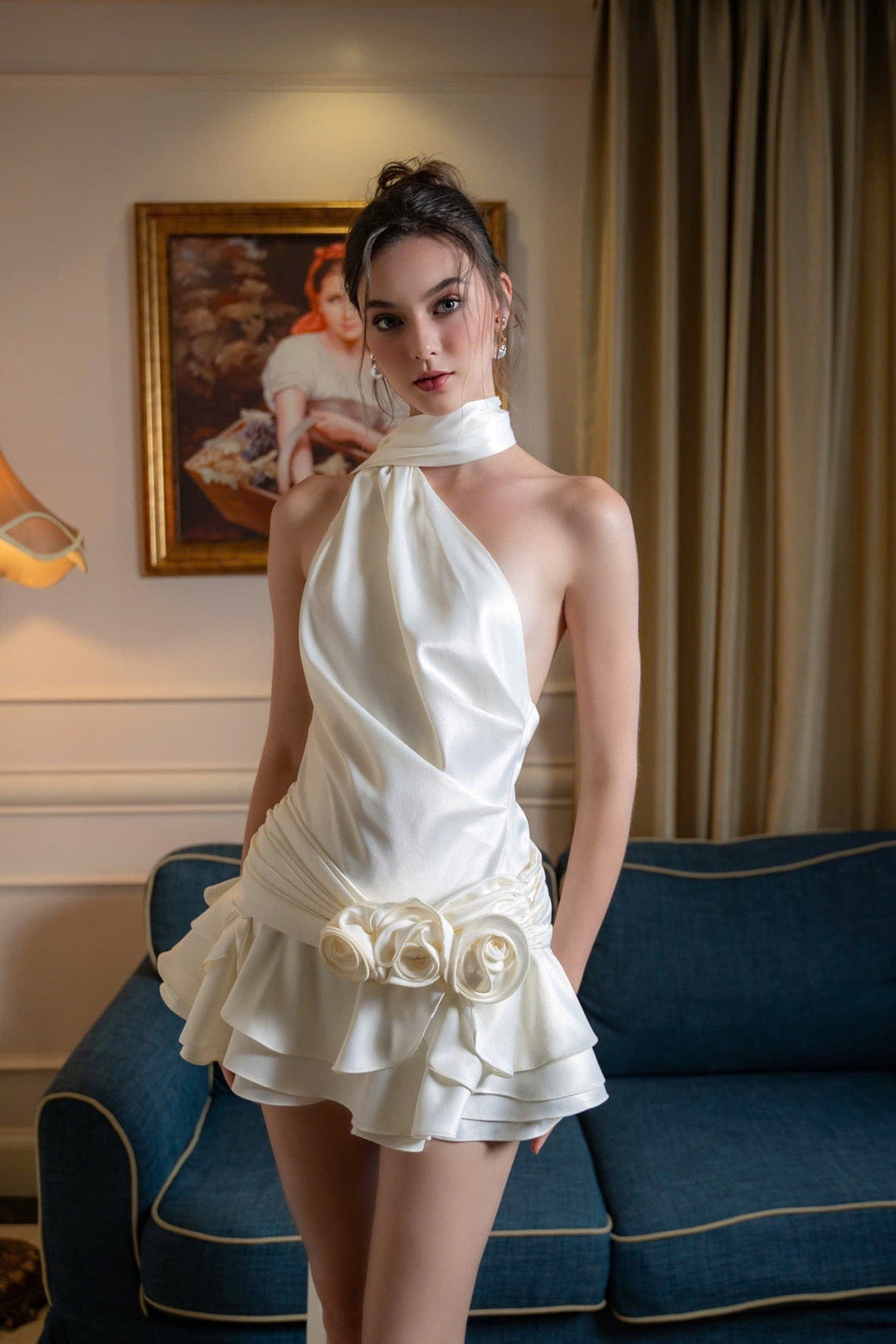 Robe Mini Femme Col Halter – Dos Ouvert et Coupe Ajustée