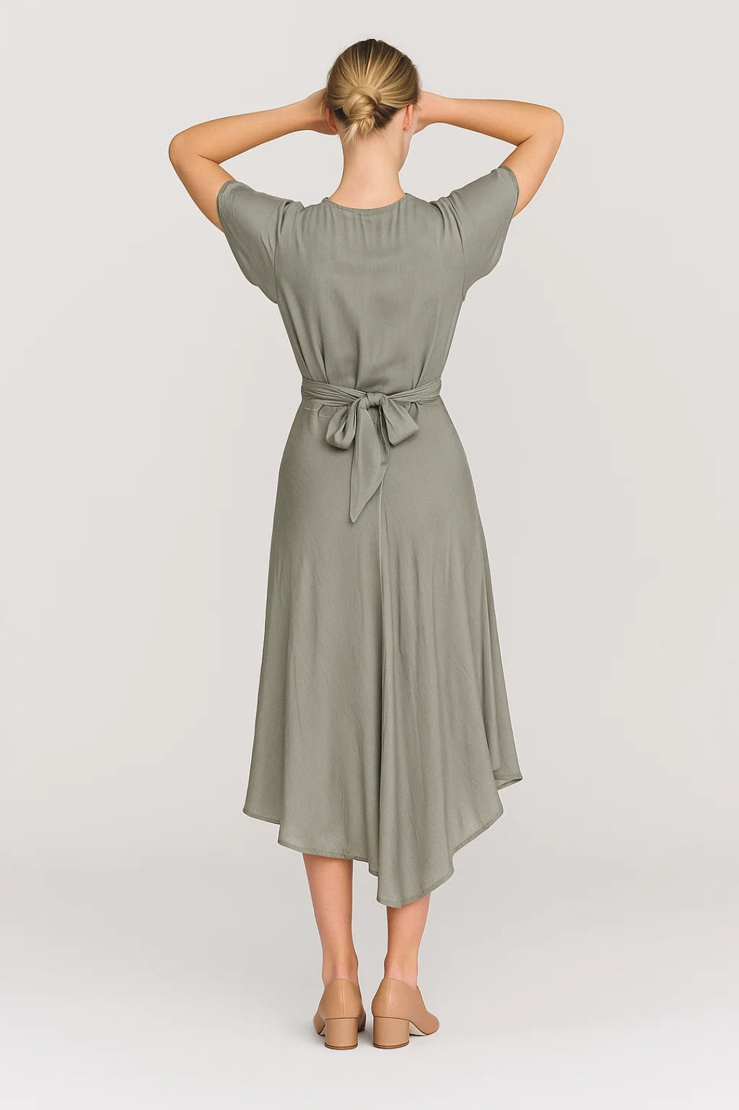 Vestito Midi Donna Portafoglio – Silhouette Fluida ed Elegante