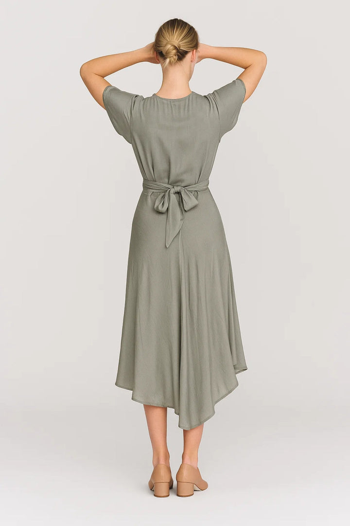 Vestito Midi Donna Portafoglio – Silhouette Fluida ed Elegante