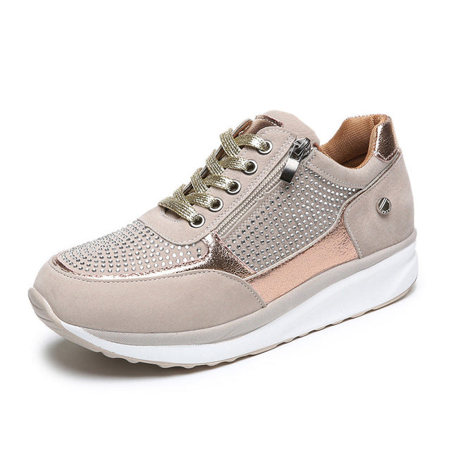 Damen-Sneaker mit seitlichem Reißverschluss – strukturierte Einsätze und matte Oberfläche
