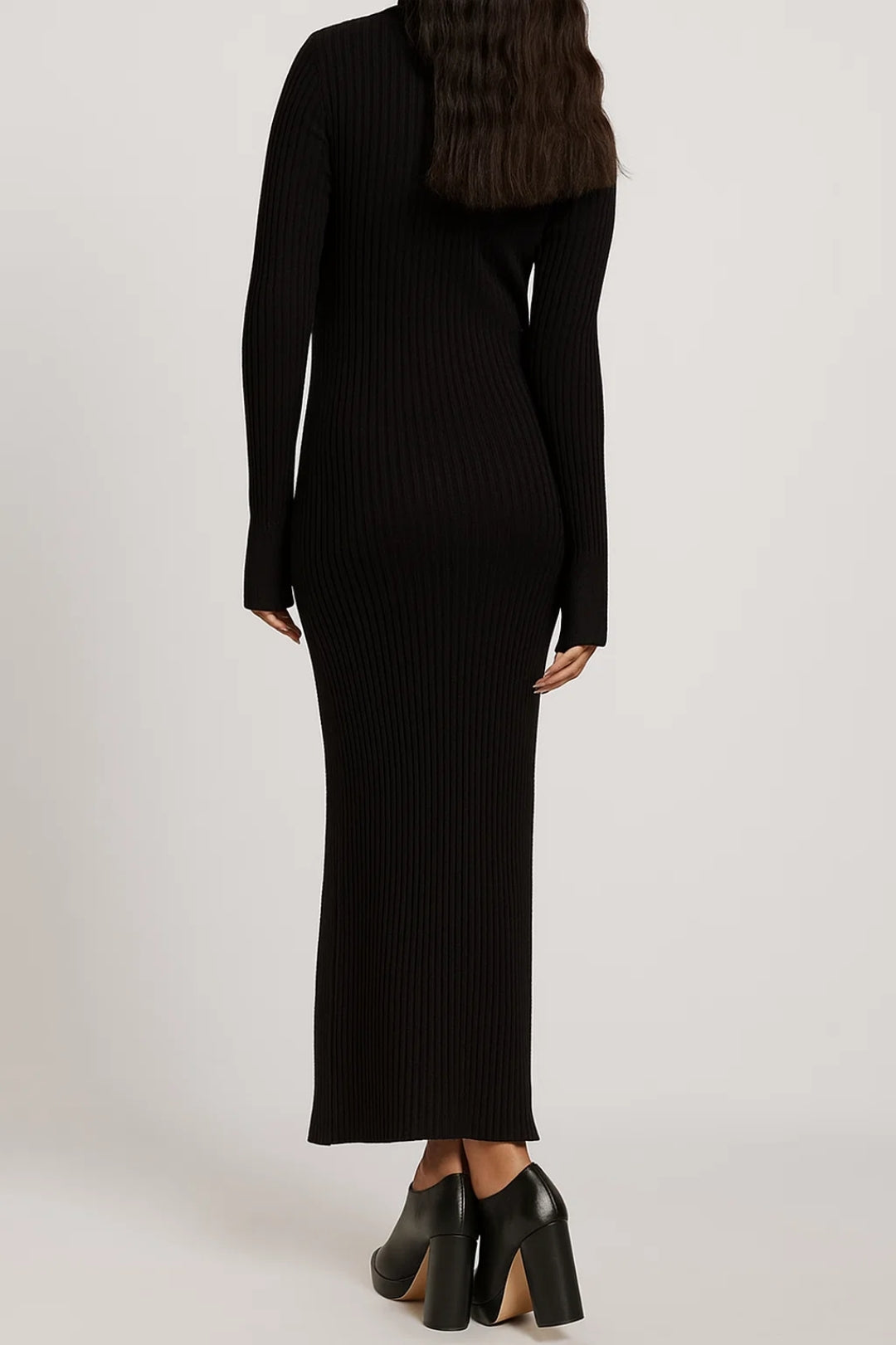 Abito Maxi Donna in Cotone Costine – Scollo a V Profondo e Taglio Slim