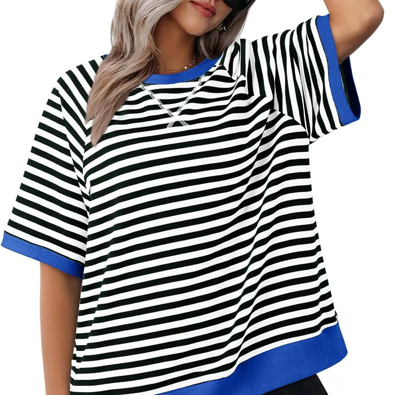 Gestreifter Damenpullover aus Strick – Oversize-Schnitt im Retro-Stil