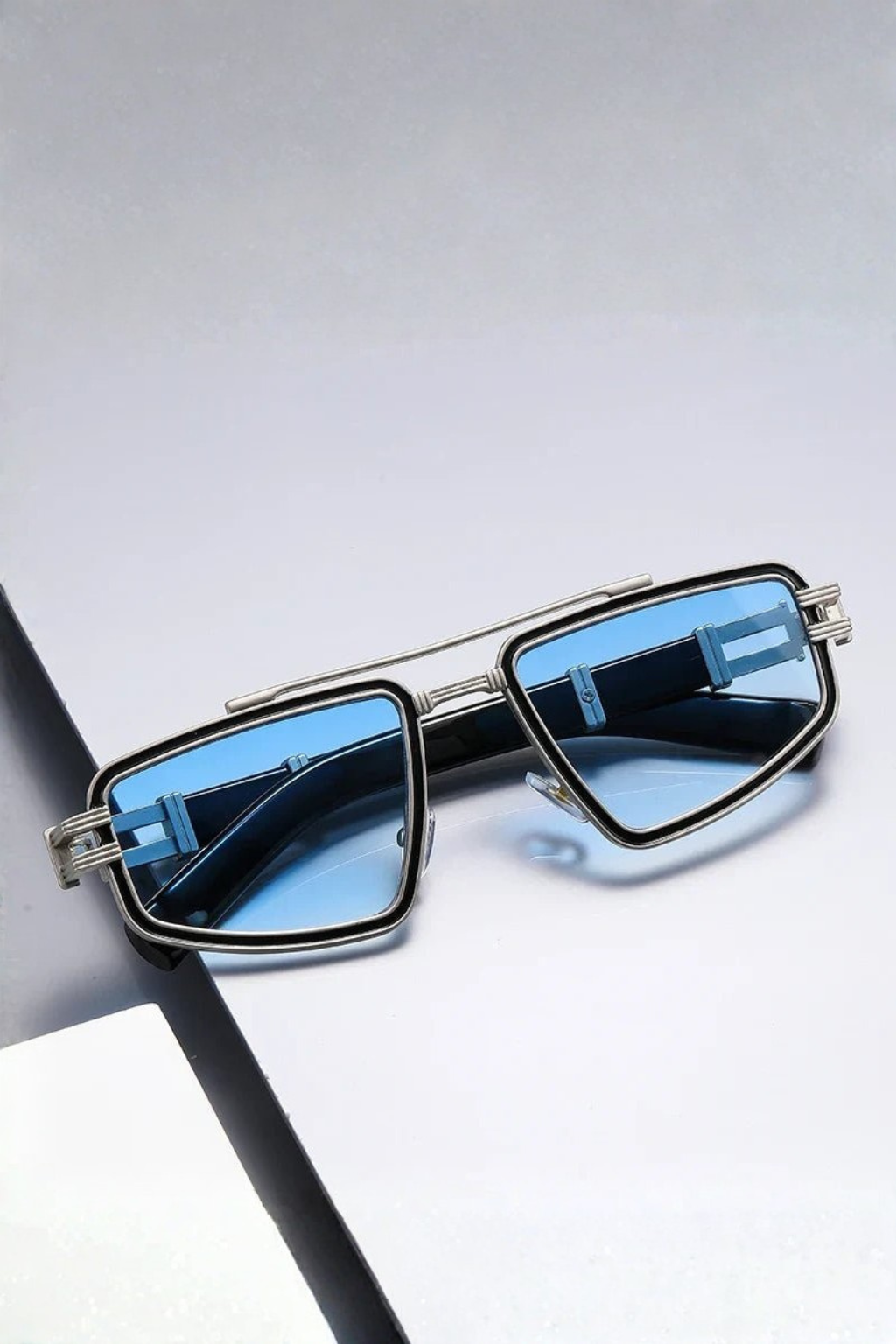 Retro Square Men's Sunglasses – Double Bridge and Tinted Lenses