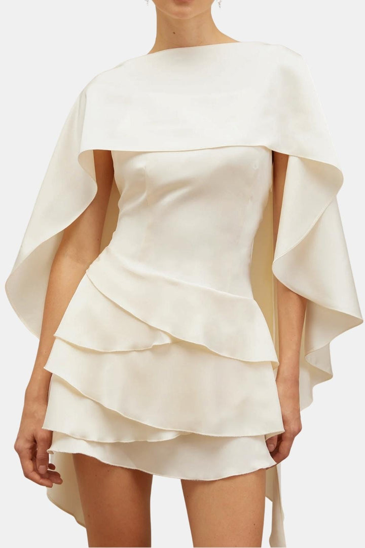 Mini-Kleid für Damen mit Volants und offenem Rücken – leichter gewebter Stoff