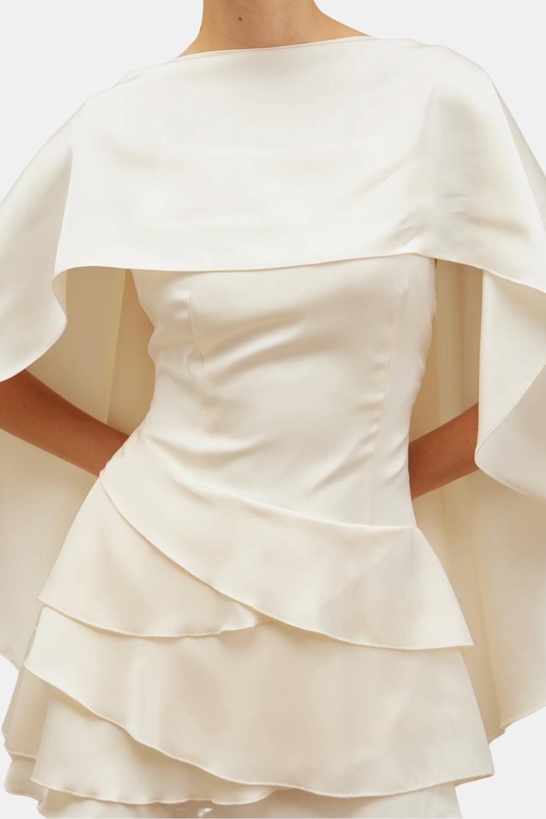 Mini-Kleid für Damen mit Volants und offenem Rücken – leichter gewebter Stoff