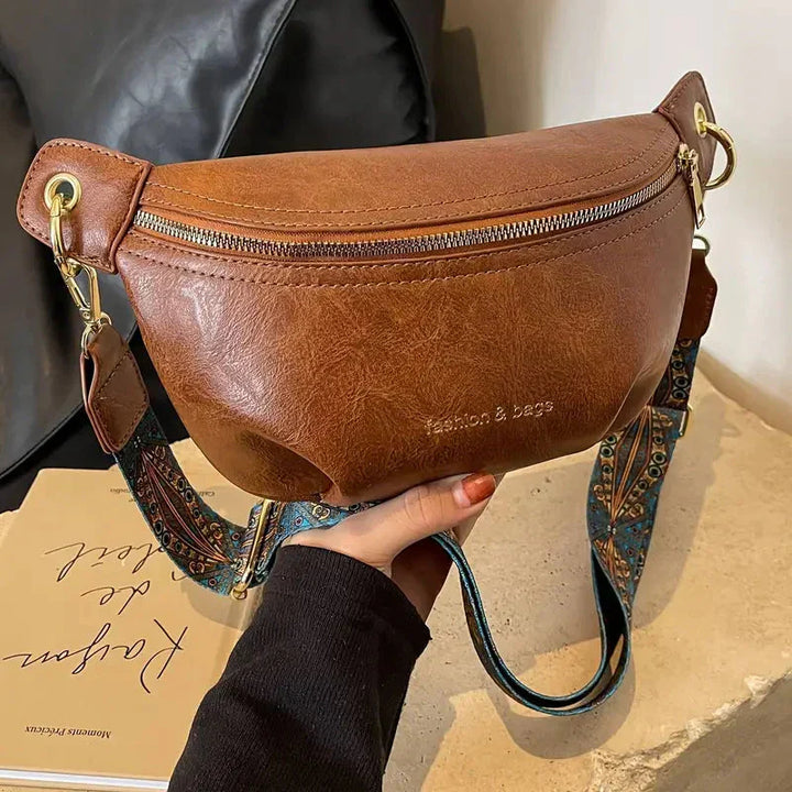 Damen-Schultertasche Croissant – Geflochtenes Trageband &amp; goldene Beschläge