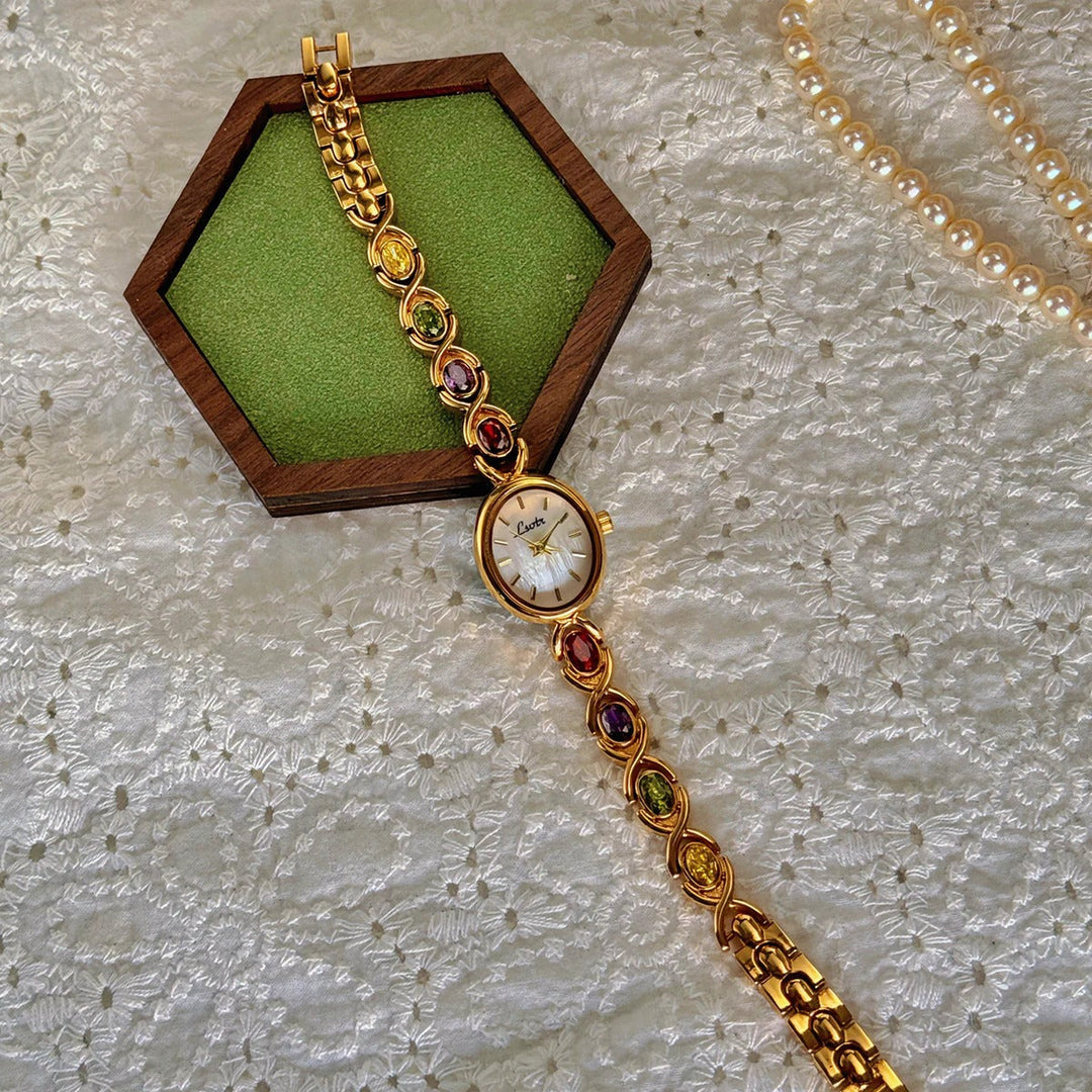 Orologio da polso donna – quadrante ovale e dettagli con gemme