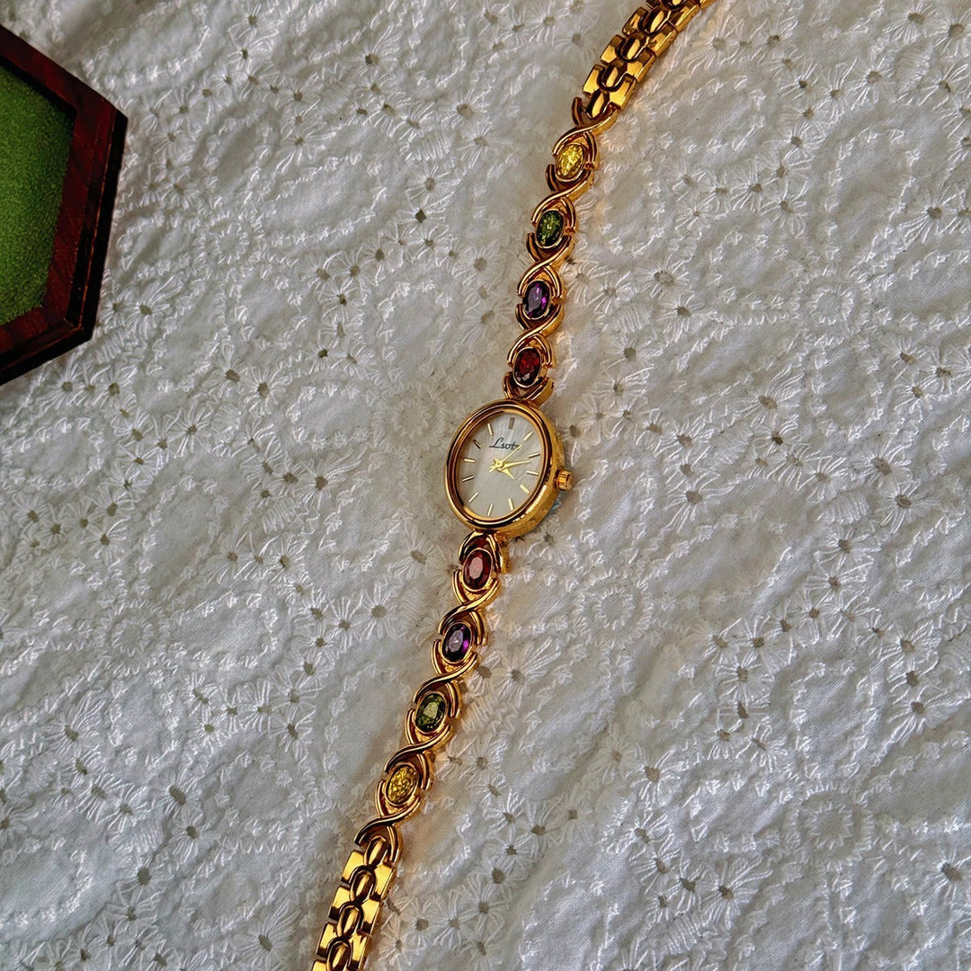 Orologio da polso donna – quadrante ovale e dettagli con gemme