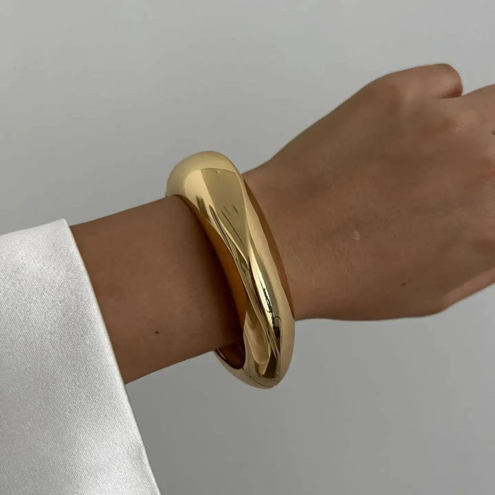 Damen Skulpturaler Metall-Armreif – Gelenkarmband mit Sicherem Verschluss