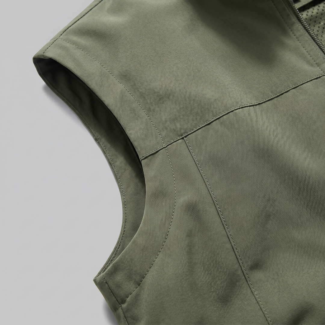 Men's Lightweight Sleeveless Vest – Utility Style with Zippered Pockets