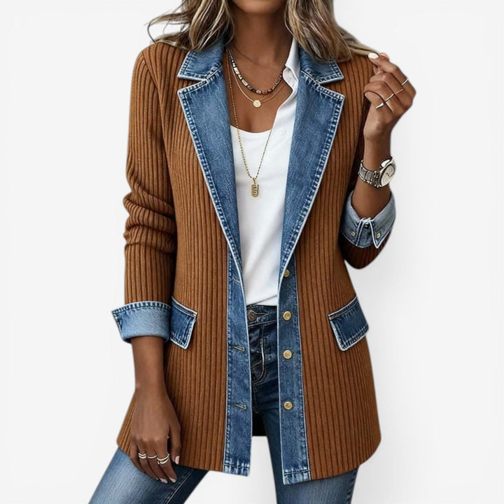 Blazer da donna in maglia morbida – bordi in denim e silhouette lunga